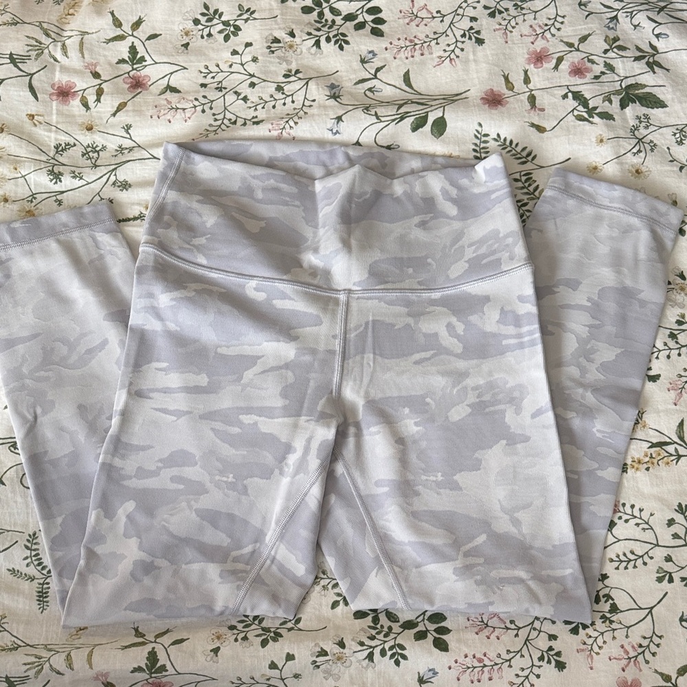 lululemon cropped Light Gray Camouflage Leggings